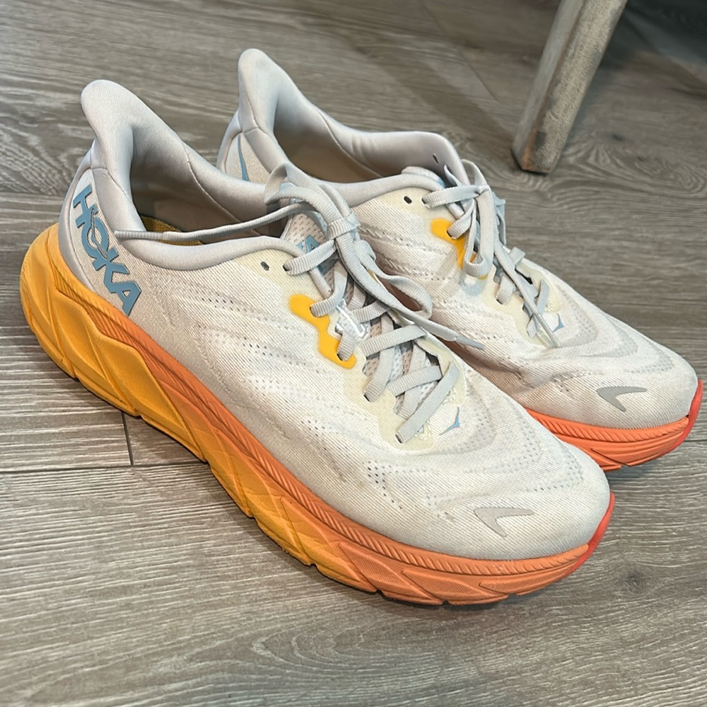 HOKA ONE ONE ARAHI 6 SNEAKERS